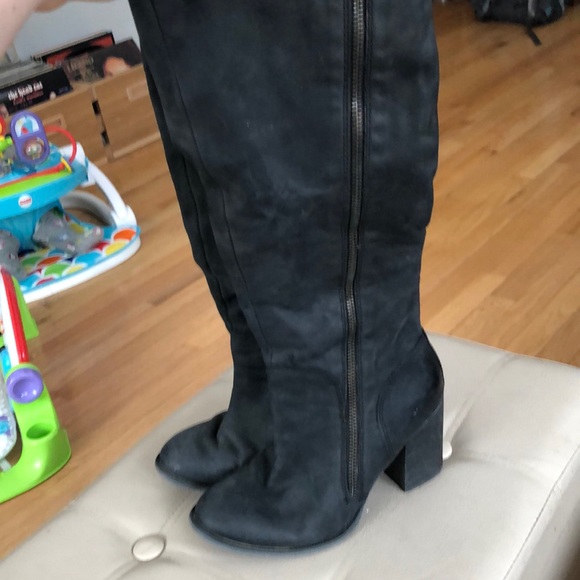 Genuine Soft Leather Aldo Heeled Boots - Picture 2 of 3